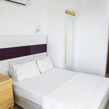 Otel Defne 3*